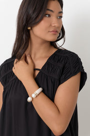 Enamel Pearl Hinge Bracelet (Cream/Gold)