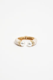 Enamel Pearl Hinge Bracelet (Cream/Gold)
