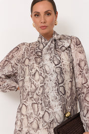 Smooth Oval Metal Earring (Gold)