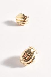 Wave Pattern Metal Stud Earrings (Gold)