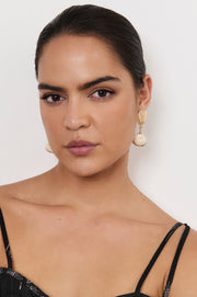 Metal Edged Shell Earrings (White/Gold)