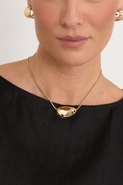 Oval Pendant Short Leather Necklace (Camel/Gold)