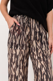 Artemis Zebra Print Pant (Zebra)