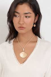 Shell Drop Adjustable Cord Necklace (Camel/Gold)