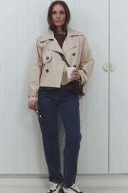 Nessa Cropped Trench Coat (Sand)